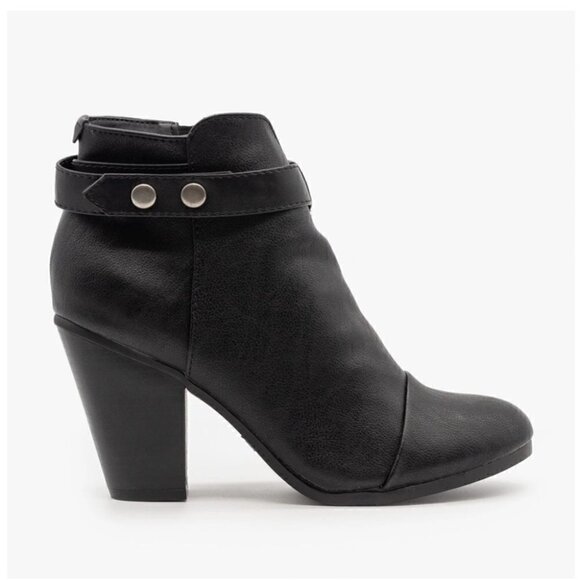 𝅺AMERICAN Eagle Black Ankle Boots Faux Leather Size 8 - Picture 1 of 8